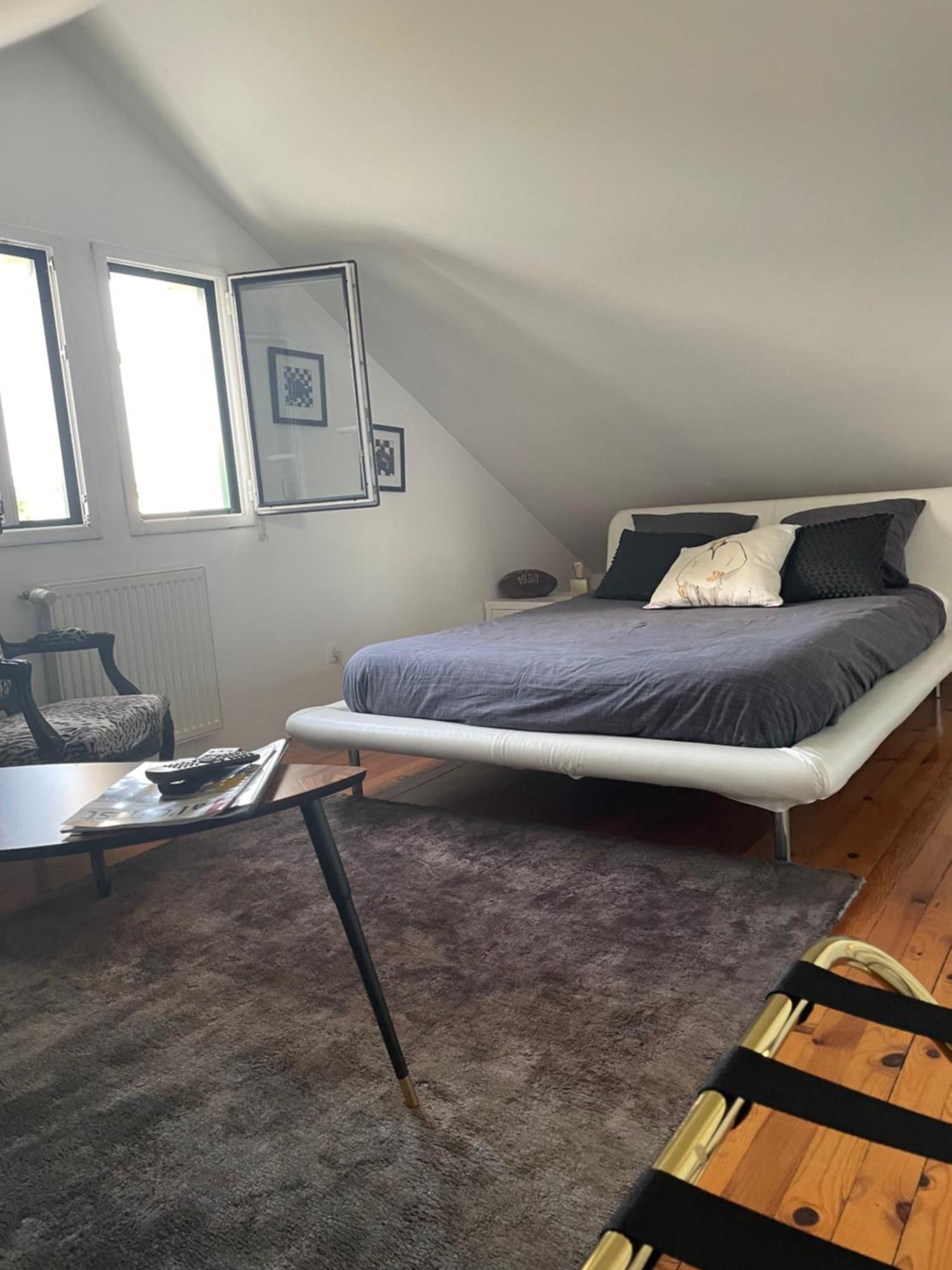 Chambre hôtes nichée sous les toits Rennes Exterior foto